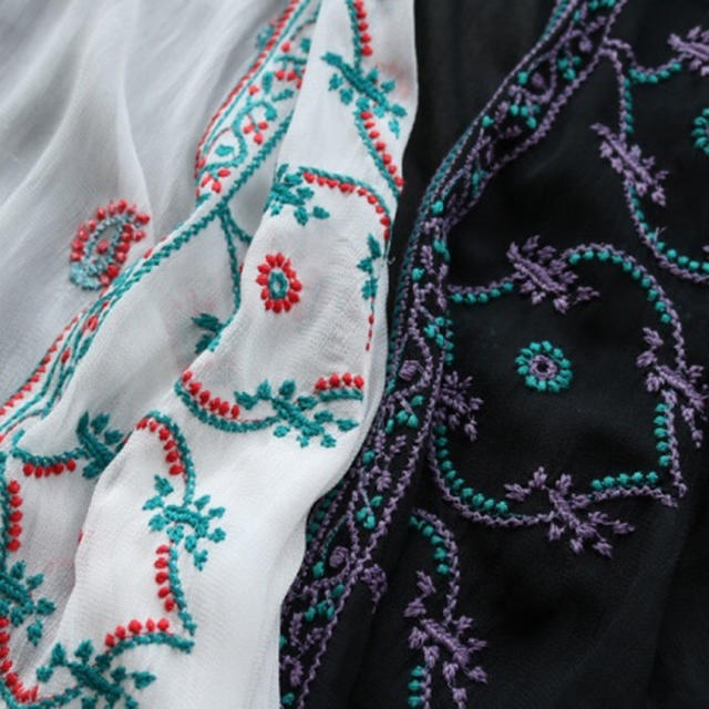 TODAYFUL(トゥデイフル)のTODAYFUL Embroidery Long Gown レディースのトップス(カーディガン)の商品写真