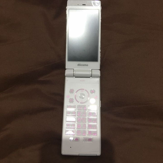 docomo SH-07F ガラケー スマホ/家電/カメラのスマートフォン/携帯電話(携帯電話本体)の商品写真