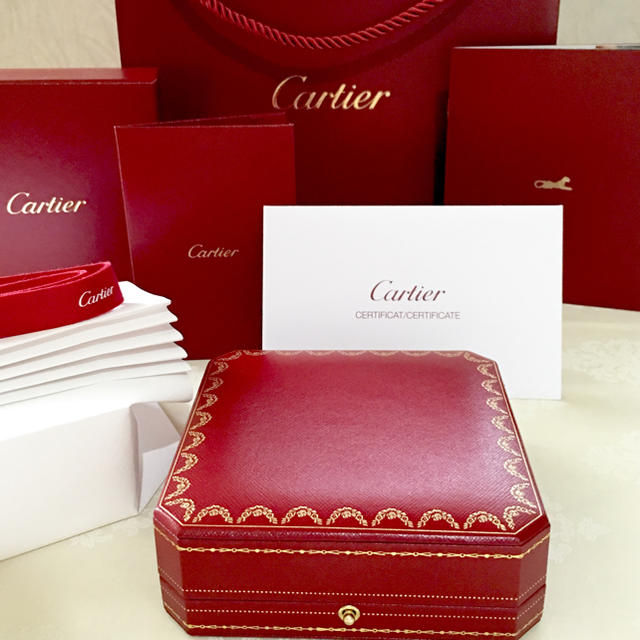 Cartier(カルティエ)のTRINITY   DE   CARTIER   NECKLACE レディースのアクセサリー(ネックレス)の商品写真