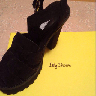 リリーブラウン(Lily Brown)のLily Brown 黒サンダル(サンダル)