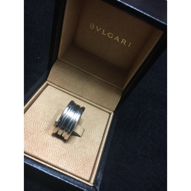 BVLGARI(ブルガリ)の【正規品】ブルガリ 指輪 WG ビーゼロワン 11号 59 レディースのアクセサリー(リング(指輪))の商品写真