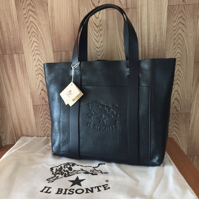 IL BISONTE(イルビゾンテ)の新品 イルビゾンテ デカロゴ トートバッグ ブラック レザー レディースのバッグ(トートバッグ)の商品写真