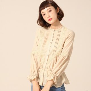 ローリーズファーム(LOWRYS FARM)の未使用美品✨コットンレースブラウス ベージュ(シャツ/ブラウス(長袖/七分))