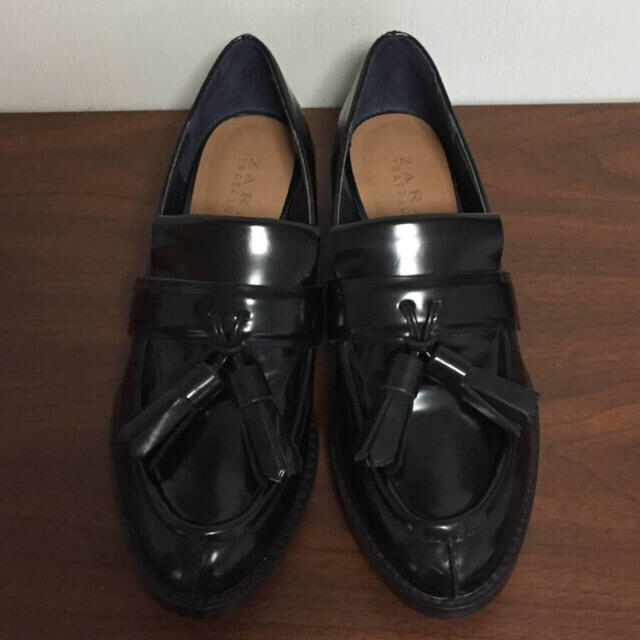 送料込】ZARA タッセルローファー v4MkOLyIDV