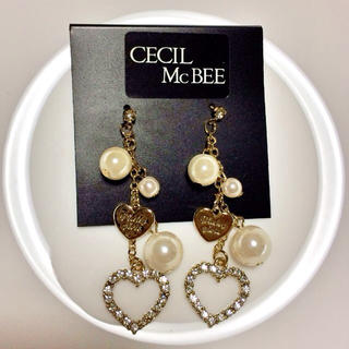 セシルマクビー(CECIL McBEE)のパールピアス(ピアス)