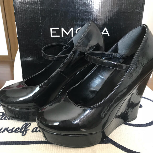 EMODA(エモダ)のEMODA エナメルウエッジソールパンプス 送料込 レディースの靴/シューズ(ハイヒール/パンプス)の商品写真