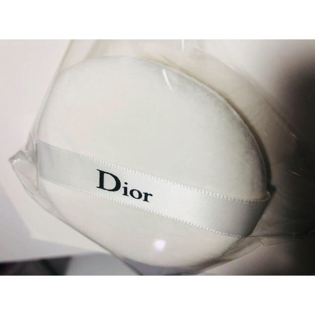Christian Dior(クリスチャンディオール)のDiorパウダーパフ(未開封未使用) コスメ/美容のキット/セット(コフレ/メイクアップセット)の商品写真