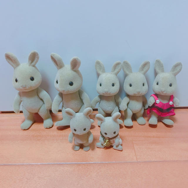 シルバニアファミリー ウサギの家族 7匹 キッズ/ベビー/マタニティのおもちゃ(ぬいぐるみ/人形)の商品写真