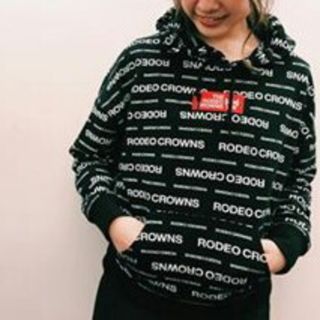 ロデオクラウンズワイドボウル(RODEO CROWNS WIDE BOWL)の今期新作✩RODEO CROWNS✩RCWB✩ロゴズパーカー(パーカー)