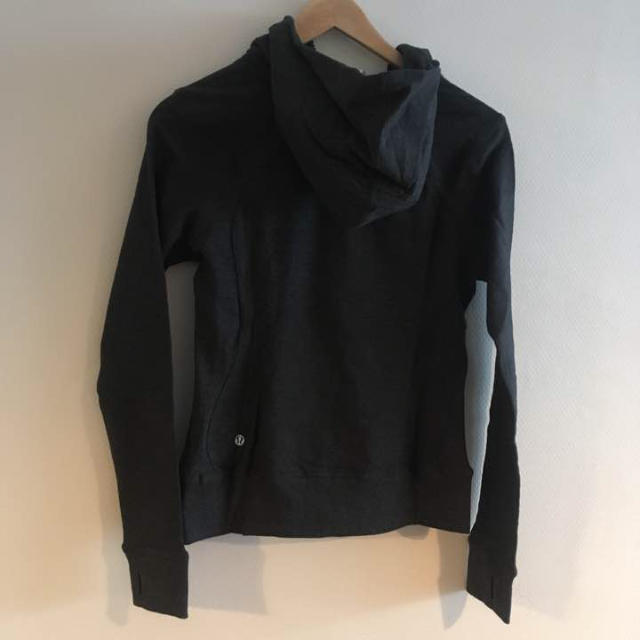 lululemon(ルルレモン)の値下げ！lululemon Jacket size6 *outlet* スポーツ/アウトドアのトレーニング/エクササイズ(ヨガ)の商品写真