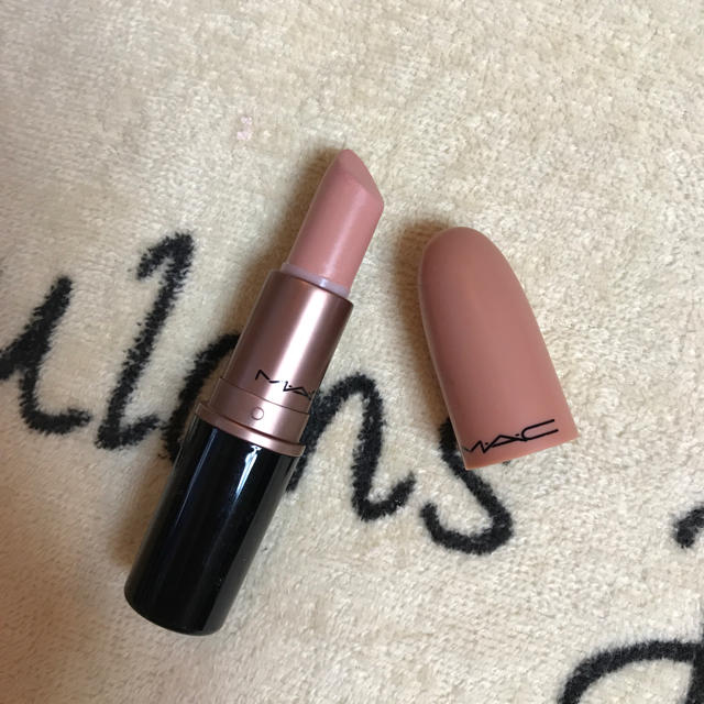 MAC(マック)のMAC ヌード 口紅 ベージュ 美品 コスメ/美容のベースメイク/化粧品(口紅)の商品写真