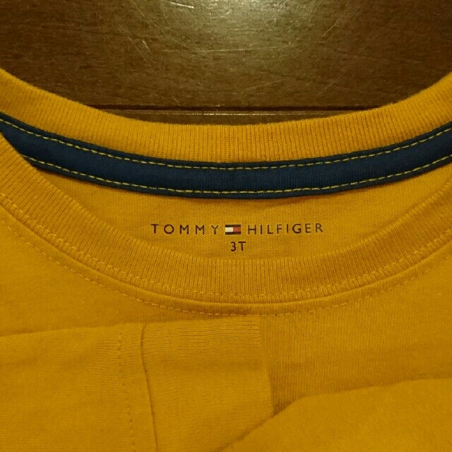 TOMMY HILFIGER(トミーヒルフィガー)の【もん様専用】トミーヒルフィガー 長袖Tシャツ 3T キッズ/ベビー/マタニティのキッズ服男の子用(90cm~)(Tシャツ/カットソー)の商品写真