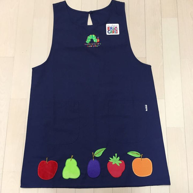 新品 はらぺこあおむし 保育士 エプロン フリーサイズの通販 by 新品 はらぺこあおむし 保育士 エプロン フリーサイズの通販 by