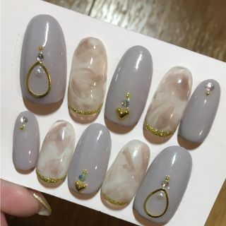 ネイルチップ グレー大理石 ハンドメイドのアクセサリー(ネイルチップ)の商品写真