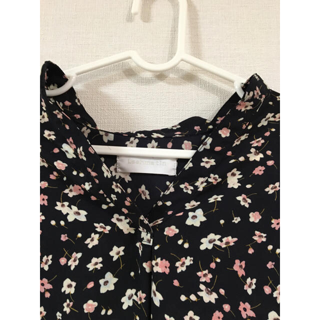 Avail(アベイル)の#様専用 Avail 未使用 花柄ブラウス レディースのトップス(シャツ/ブラウス(長袖/七分))の商品写真