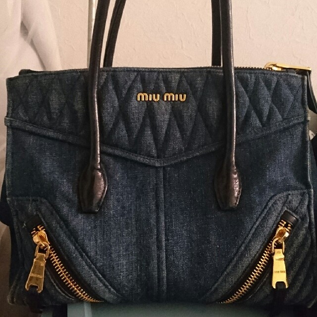 miumiu(ミュウミュウ)のmiumiu トート デニム レディースのバッグ(ハンドバッグ)の商品写真