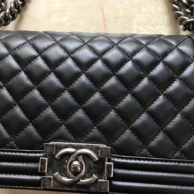 CHANEL(シャネル)のシャネル レディースのバッグ(ショルダーバッグ)の商品写真