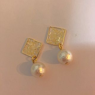 クラッシュシェル&コットンパール ピアス&イヤリング(ピアス)