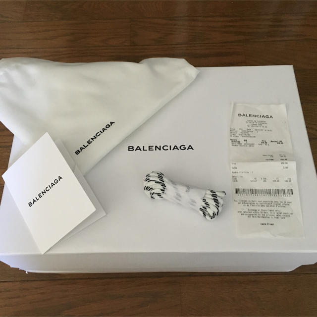 Balenciaga(バレンシアガ)の<交渉可>BALENCIAGA triple s トレーナー クリーム 45 メンズの靴/シューズ(スニーカー)の商品写真