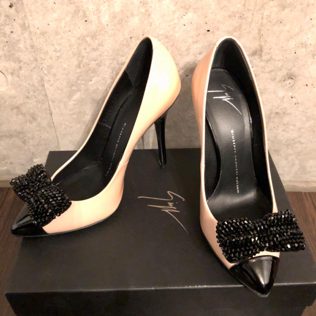 Giuseppe Zanotti Design(ジュゼッペザノッティデザイン)のジュゼッペザノッティ バイカラーパンプス 36 1/2 未使用 レディースの靴/シューズ(ハイヒール/パンプス)の商品写真