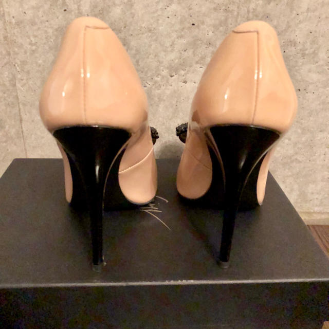 Giuseppe Zanotti Design(ジュゼッペザノッティデザイン)のジュゼッペザノッティ バイカラーパンプス 36 1/2 未使用 レディースの靴/シューズ(ハイヒール/パンプス)の商品写真