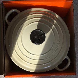 ルクルーゼ(LE CREUSET)のル・クルーゼ   ココットロンド24    新品  値下げ！！！(鍋/フライパン)