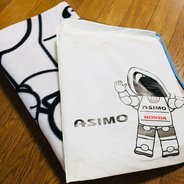 【新品未使用非売品】HONDA ASIMO 大判フリースブランケット インテリア/住まい/日用品の寝具(その他)の商品写真