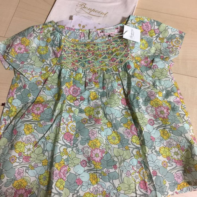 Bonpoint(ボンポワン)のbonpoint 18SS 4Aスモッキングブラウス キッズ/ベビー/マタニティのキッズ服女の子用(90cm~)(その他)の商品写真