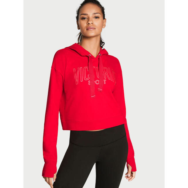 Victoria's Secret(ヴィクトリアズシークレット)のVSショート丈フーディー(Red) レディースのトップス(トレーナー/スウェット)の商品写真