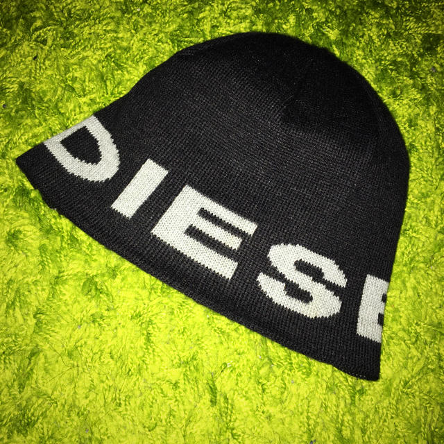 DIESEL(ディーゼル)のDIESEL(ディーゼル)ニット帽 メンズの帽子(ニット帽/ビーニー)の商品写真