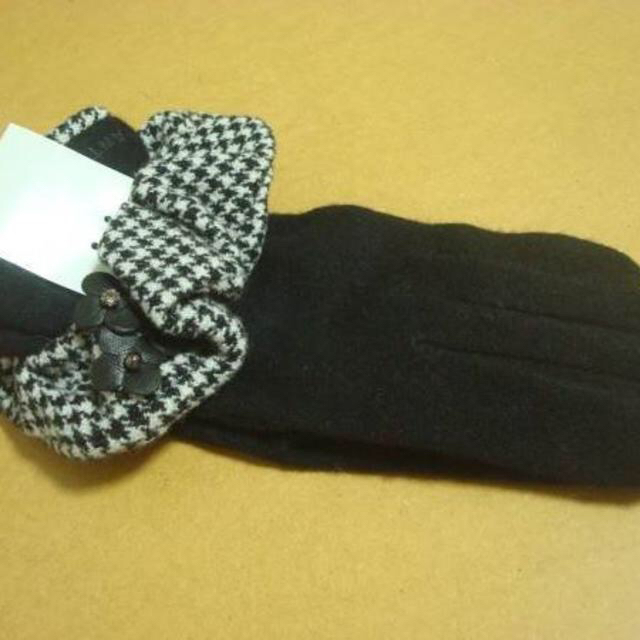ANTEPRIMA(アンテプリマ)の新品アンテプリマ、ホルダー付き上質/高級手袋 M、21～22CM：黒 レディースのファッション小物(手袋)の商品写真