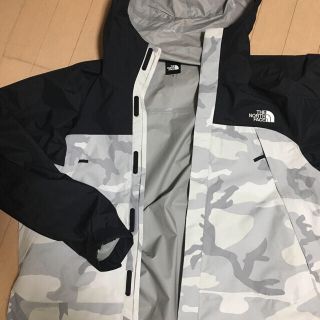 ザノースフェイス(THE NORTH FACE)のthe  north face  マウンテンパーカー白(マウンテンパーカー)