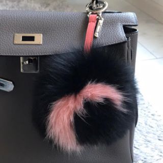 フェンディ(FENDI)のFENDI イニシャルファーチャーム(バッグチャーム)