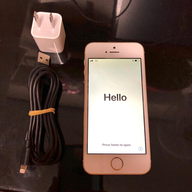 Apple(アップル)のau iPhone5s 32GB ゴールド 判定○ スマホ/家電/カメラのスマートフォン/携帯電話(携帯電話本体)の商品写真