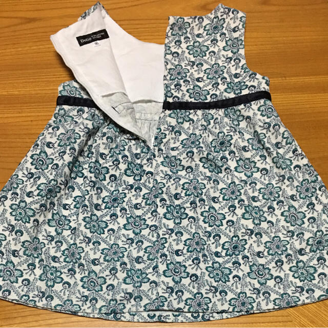 BeBe(ベベ)のBEBE 花柄 ワンピース 90cm キッズ/ベビー/マタニティのキッズ服女の子用(90cm~)(ワンピース)の商品写真