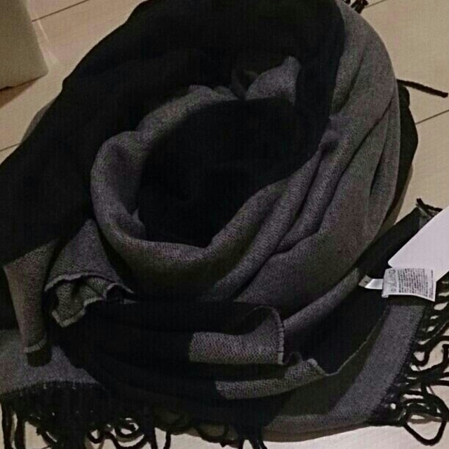 UNIQLO(ユニクロ)のストール レディースのファッション小物(マフラー/ショール)の商品写真
