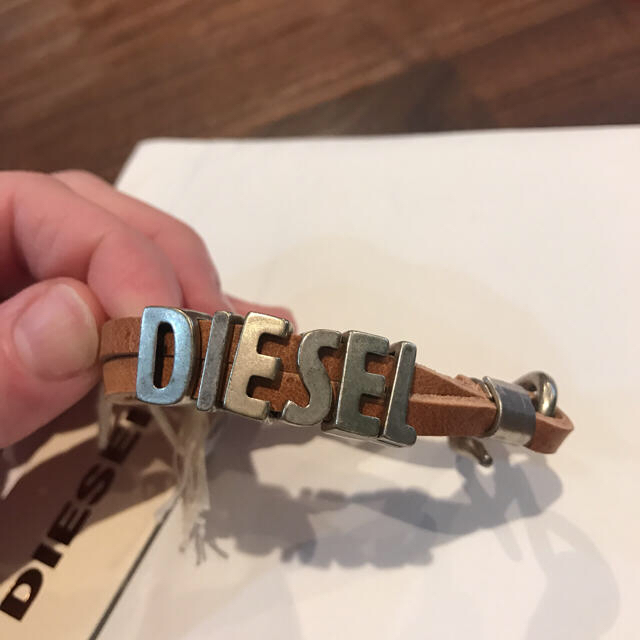 DIESEL(ディーゼル)のDIESEL レザーブレスレット レディースのアクセサリー(ブレスレット/バングル)の商品写真