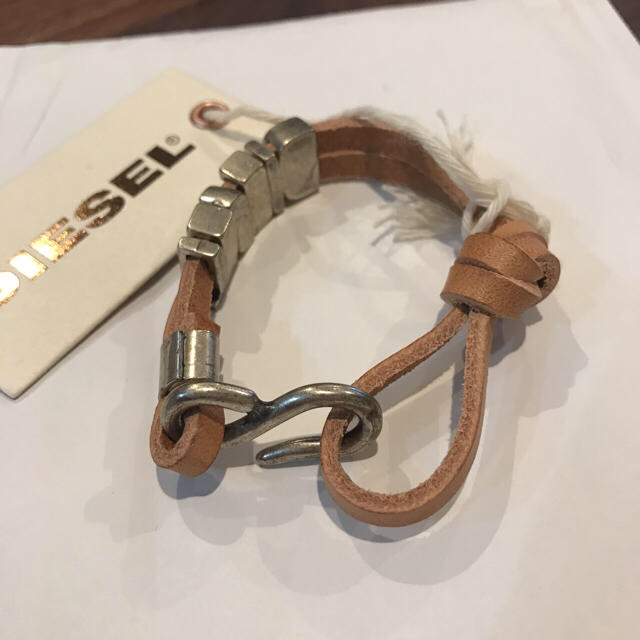 DIESEL(ディーゼル)のDIESEL レザーブレスレット レディースのアクセサリー(ブレスレット/バングル)の商品写真