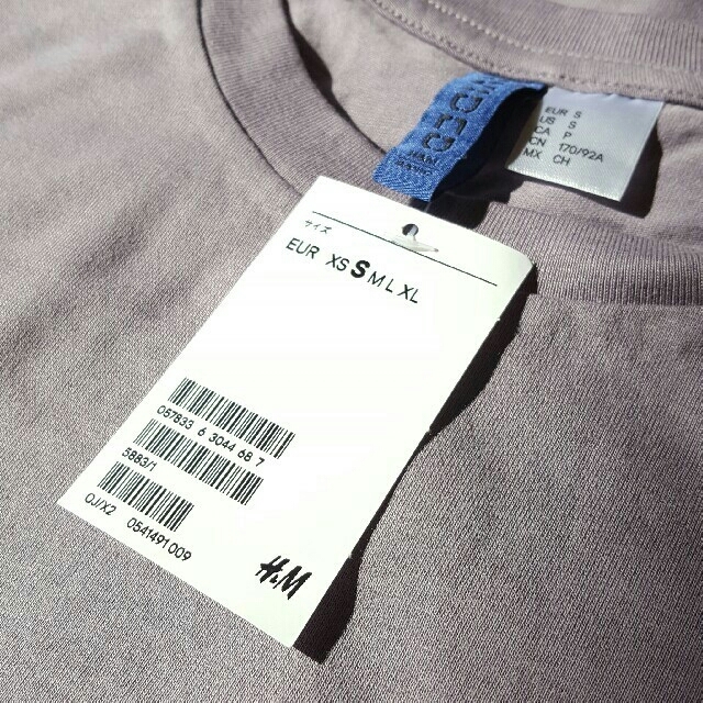 H&M(エイチアンドエム)の新品 完売 H&M Tシャツ 紫 パープル S M メンズのトップス(Tシャツ/カットソー(半袖/袖なし))の商品写真