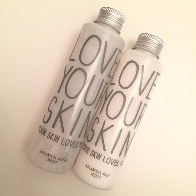 【LOVE YOUR SKIN】化粧水・乳液セット コスメ/美容のスキンケア/基礎化粧品(化粧水/ローション)の商品写真