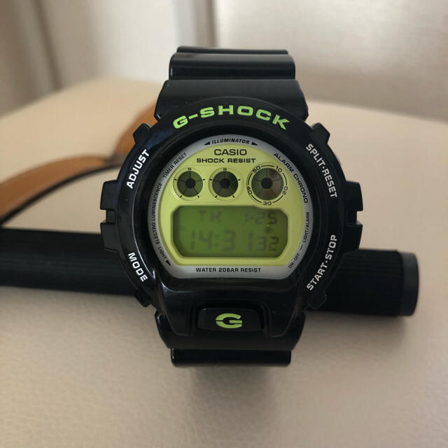 G-SHOCK(ジーショック)のG-SHOCK ブラック×グリーン メンズの時計(腕時計(デジタル))の商品写真