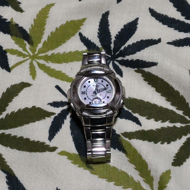 Baby-G(ベビージー)の電波ソーラー　腕時計　CASIO Baby-G msg-1200d　シルバー レディースのファッション小物(腕時計)の商品写真