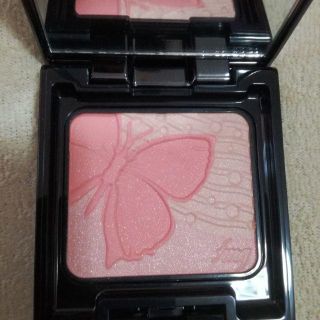 エイボン(AVON)のAVON ビューティフルチークカラー(チーク)