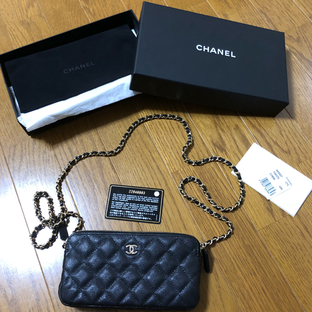 CHANEL(シャネル)のたっくんさん専用 シャネル  キャビアスキン チェーンウォレット 新品 レディースのファッション小物(財布)の商品写真