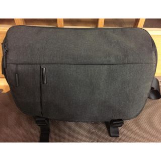 インケース(Incase)のincase DSLR Sling Pack  CL58067(ケース/バッグ)