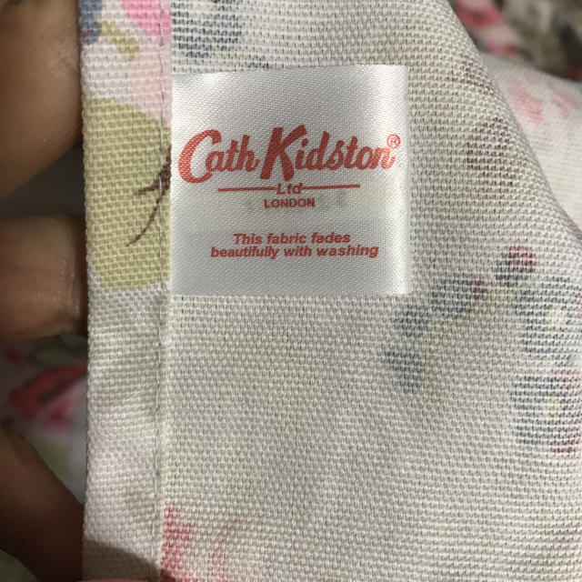 Cath Kidston(キャスキッドソン)の新品未使用タグ付 Cath Kidston 花柄エプロン レディースのレディース その他(その他)の商品写真