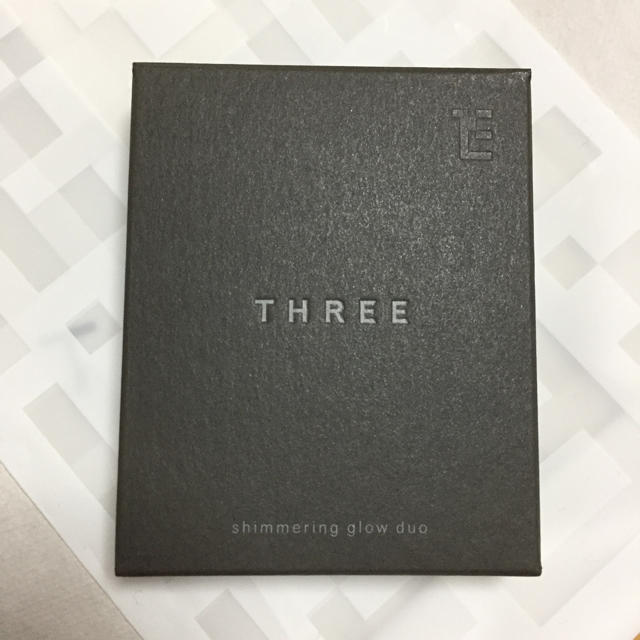 THREE(スリー)のTHREE シマリンググローデュオ01 コスメ/美容のベースメイク/化粧品(フェイスカラー)の商品写真