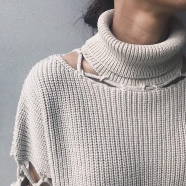 Ameri VINTAGE(アメリヴィンテージ)のAmeri CONNECT TURTLE NECK KNIT 未使用新品 レディースのトップス(ニット/セーター)の商品写真