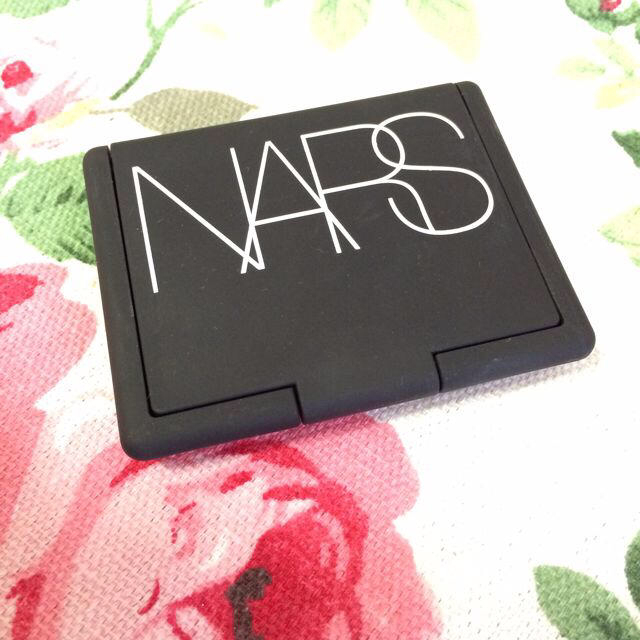 NARS(ナーズ)の【値下げ】NARS デュオアイシャドー コスメ/美容のベースメイク/化粧品(その他)の商品写真