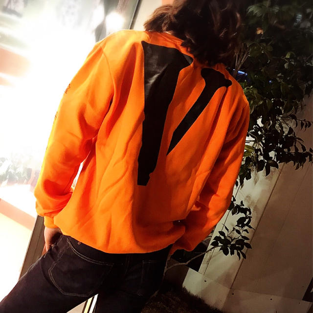 OFF-WHITE(オフホワイト)の送料込み3900円 Vlone×off-white トレーナー スウェット メンズのトップス(スウェット)の商品写真